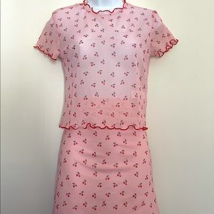Pink mesh cherry set.